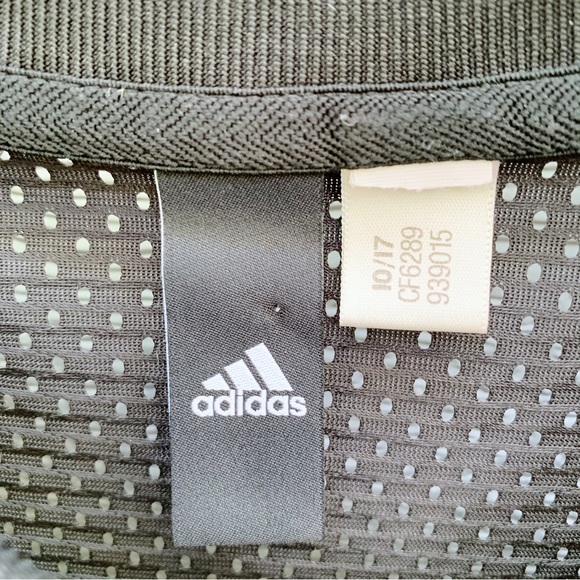 SOLD Adidas Top - Picture 3 of 4